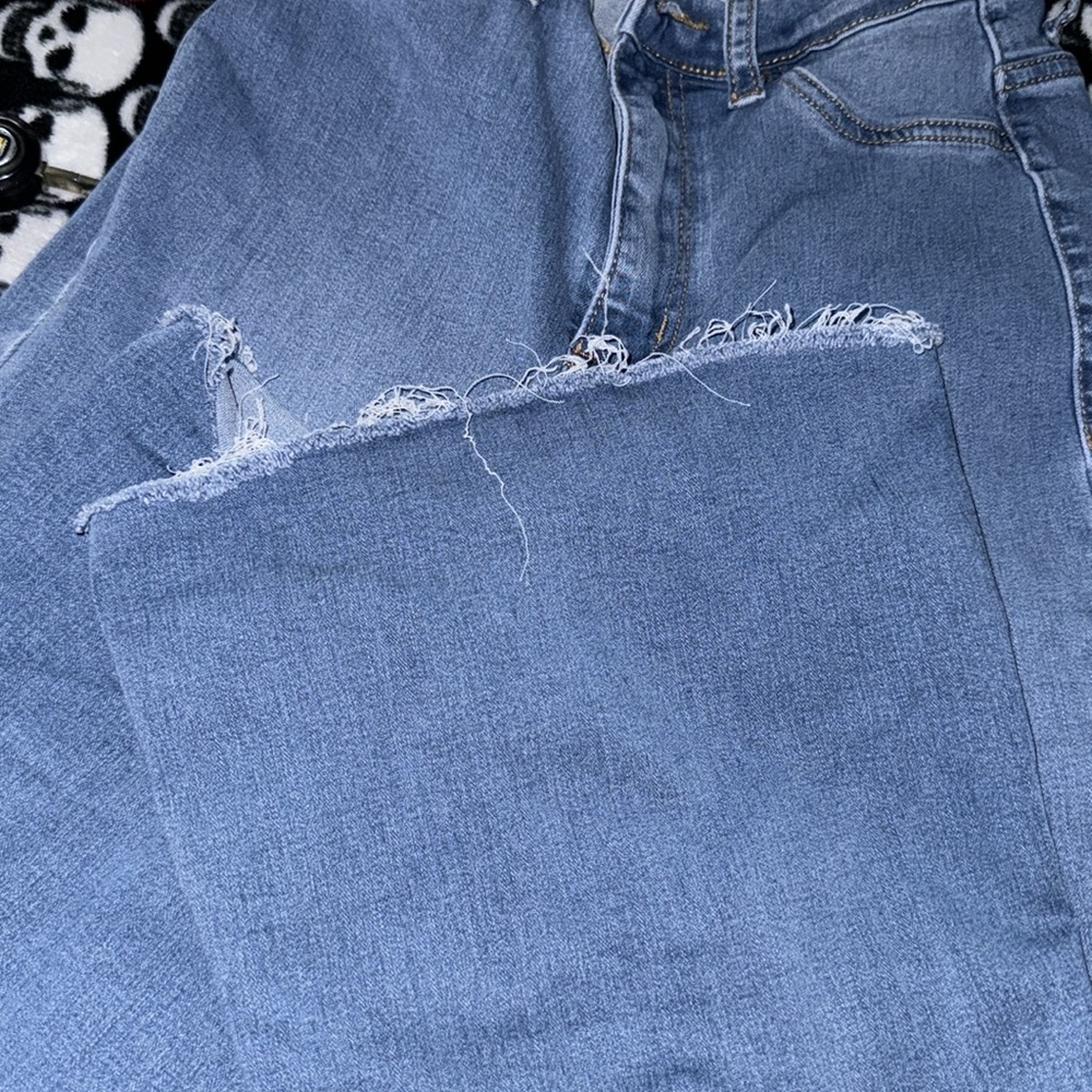 Flare Jean with raw hem - Picture 7 of 7